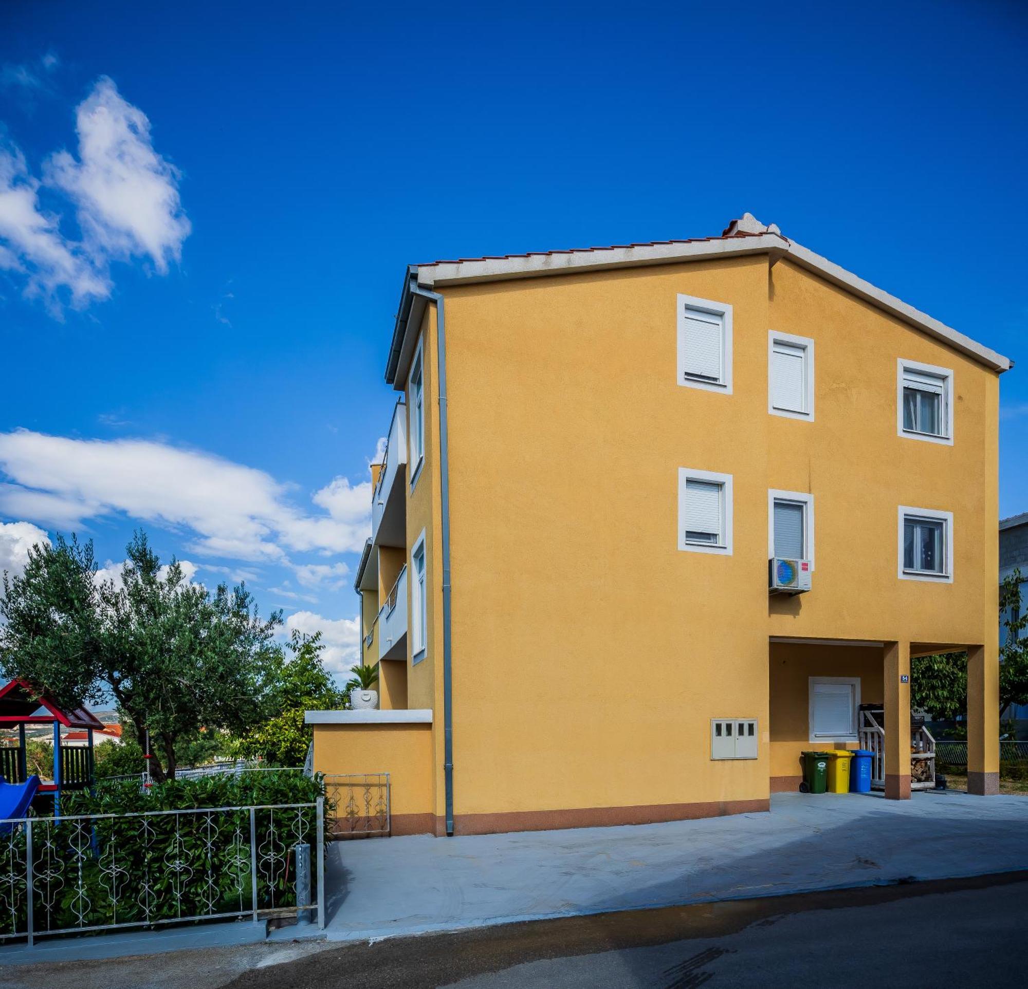 Apartman Marioeta Каштел-Стари Экстерьер фото
